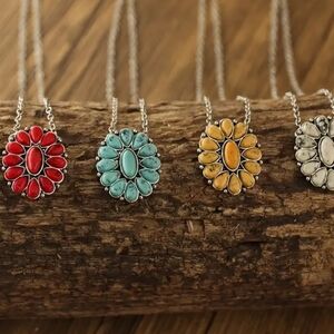 Flower Pendant Necklace